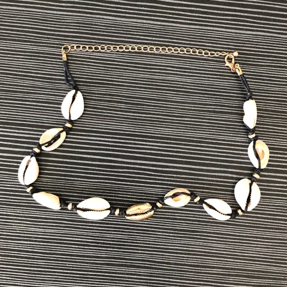 Shell Bead Choker Necklace - White & Gold